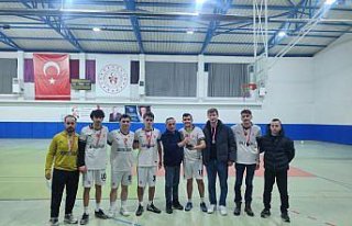 Cide'de futsal turnuvası düzenlendi