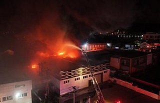 Düzce'de strafor fabrikasında çıkan yangına...