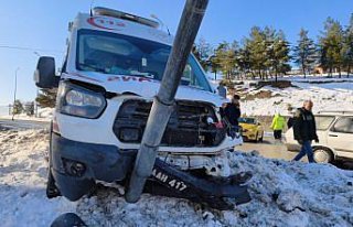 Karabük'te cip ile çarpışan ambulanstaki...