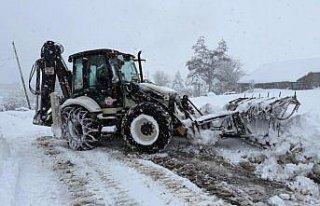 Karabük'te kar nedeniyle kapalı olan 102 köy...