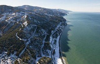 Karla buluşan Kastamonu'nun sahil şeridindeki...
