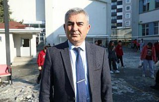 Kastamonu'da trafik polisi, okula giden çocuğun...