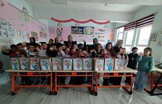 Ladik ilçesinde 2 bin 400 öğrenci karne alarak...