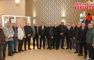 MHP Samsun İl Başkanı Mucur, gazetecilerle bir...