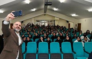RTÜK Üyesi Davulcu, Çorum'da öğrencilerle...