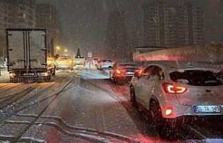 Samsun'da kar yağışı etkisini artırdı