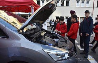 Trabzon'da araçların bakımını yaparak öğrendiklerini...