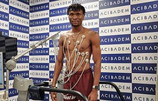 Trabzonspor, Nijeryalı futbolcu Chibuike Nwaiwu'yu...