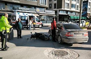 Amasya'da otomobille çarpışan motosikletteki...