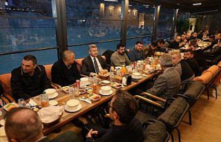 Artvin Valisi Ergün, İl Özel İdaresi personeliyle...