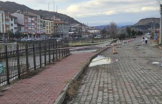 Çorum'da çay yatağı kenarındaki istinat...