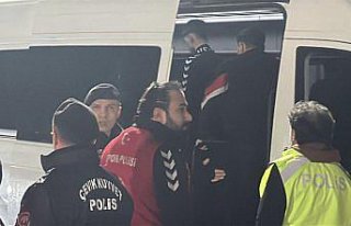 Samsun'da Trabzonspor takım otobüsünü taşladıkları...