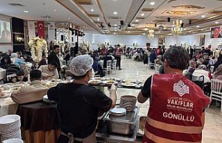 Kastamonu Vakıflar Bölge Müdürlüğü iftar sofrasıyla...
