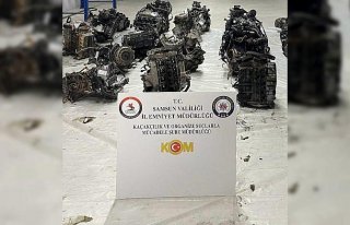 Samsun'da 13 gümrük kaçağı otomobil motoru...