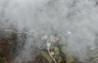 Sinop'ta köyler sis manzarasıyla görüntülendi