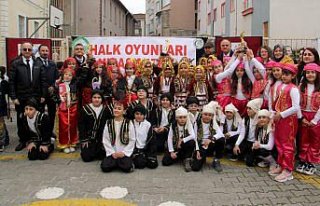 Sinop'ta öğrenciler arası halk oyunları yarışması...