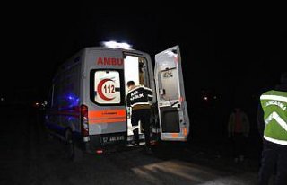 Sinop’ta su kanalına devrilen otomobildeki 2 kişi...