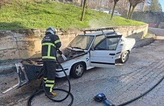 Tokat'ta otomobilde çıkan yangın söndürüldü