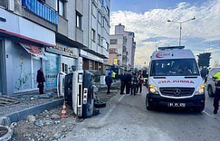 Trabzon'da kontrolden çıkan otomobilin devrilmesi...