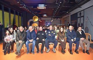 Türkiye'nin ilk deneysel test pilotu Özpala,...