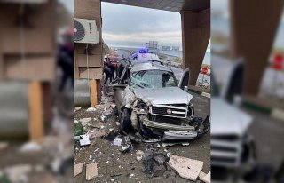 Zonguldak'ta hafif ticari aracın güvenlik kulübesine...