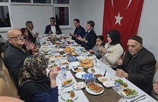 Amasya Valisi Bakan huzurevi sakinleriyle iftarda...