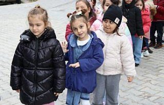 Amasya'da anaokulu öğrencileri, harçlıklarıyla...