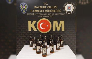 Bayburt'ta 10 litre kaçak alkol ele geçirildi