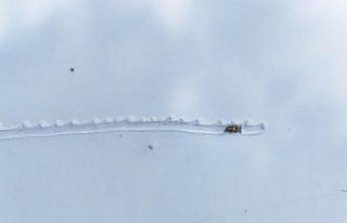 Bayburt'ta karın 2 metreye ulaştığı köylerde...