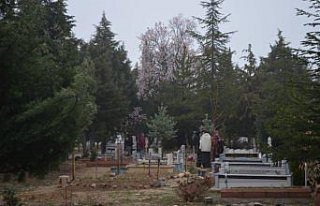 Dodurga'da mezarlıklarda arife günü yoğunluğu...