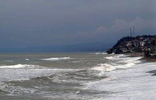 Düzce'nin Karadeniz kıyısında kuvvetli rüzgar...