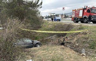 Kastamonu'da menfeze devrilen otomobildeki 1...