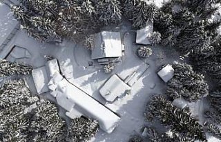 Rize'de karla kaplanan Ayder Yaylası dronla...