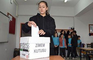 Samsun'da öğrenciler “zimem defteri“ geleneğini...