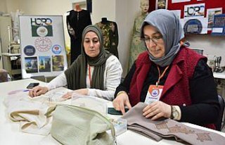 Trabzon'da eski kumaşlar çöp yerine vitrine...