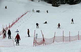 Yurduntepe Kayak Merkezi'nde hafta sonu yoğunluğu...