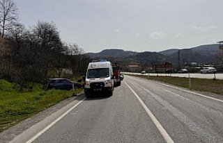 Zonguldak'ta kamyonetle otomobilin çarpıştığı...