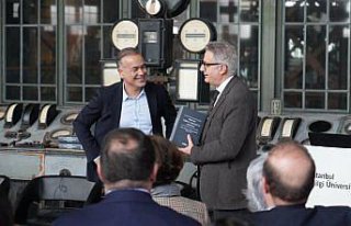 Prof. Dr. Turgut Tarhanlı onuruna yazılan kitap...