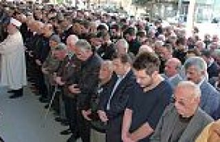 32 YILLIK BAŞKAN NEJDET İŞLEYEN, DUALARLA TOPRAĞA...