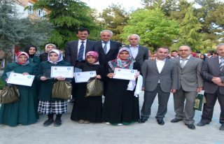 İMAM HATİP LİSESİ AYIN ÖĞRENCİLERİNİ ÖDÜLLENDİRDİ...