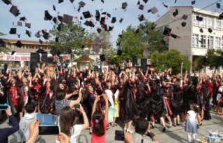  Bafra Atatürk Anadolu Lisesi 210 Mezun Verdi 
