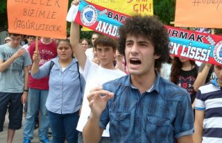 BAFRA’DA ÖĞRENCİ VE VELİLER OKULLARINA SAHİP...