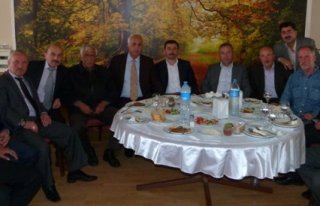 BAFRA MUHTARLAR DERNEĞİNDEN KAYNAŞMA YEMEĞİ 