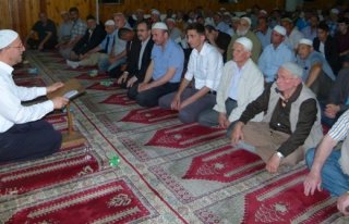 BERAT KANDİLİ DUALARLA KUTLANDI 