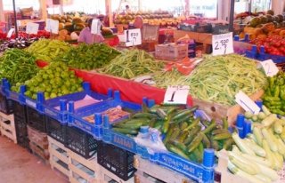 Büyük Pazar Yerinde Meyve ve Sebze Fiyatları  
