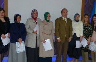   Kursiyerler Belgelerini Aldı