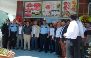Emekli Polisin Kasap Dükkânın Açılışı Yapıldı...