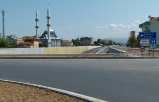 HASTANE YOLUNA YÖN LEVHASI GEREKLİ 