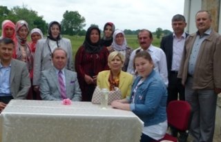 ÜÇPINAR'DA MAKİNE NAKIŞI YILSONU SERGİSİ AÇILDI...