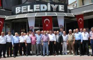 BAFRA BELEDİYESİ PERSONELİYLE BAYRAMLAŞTI